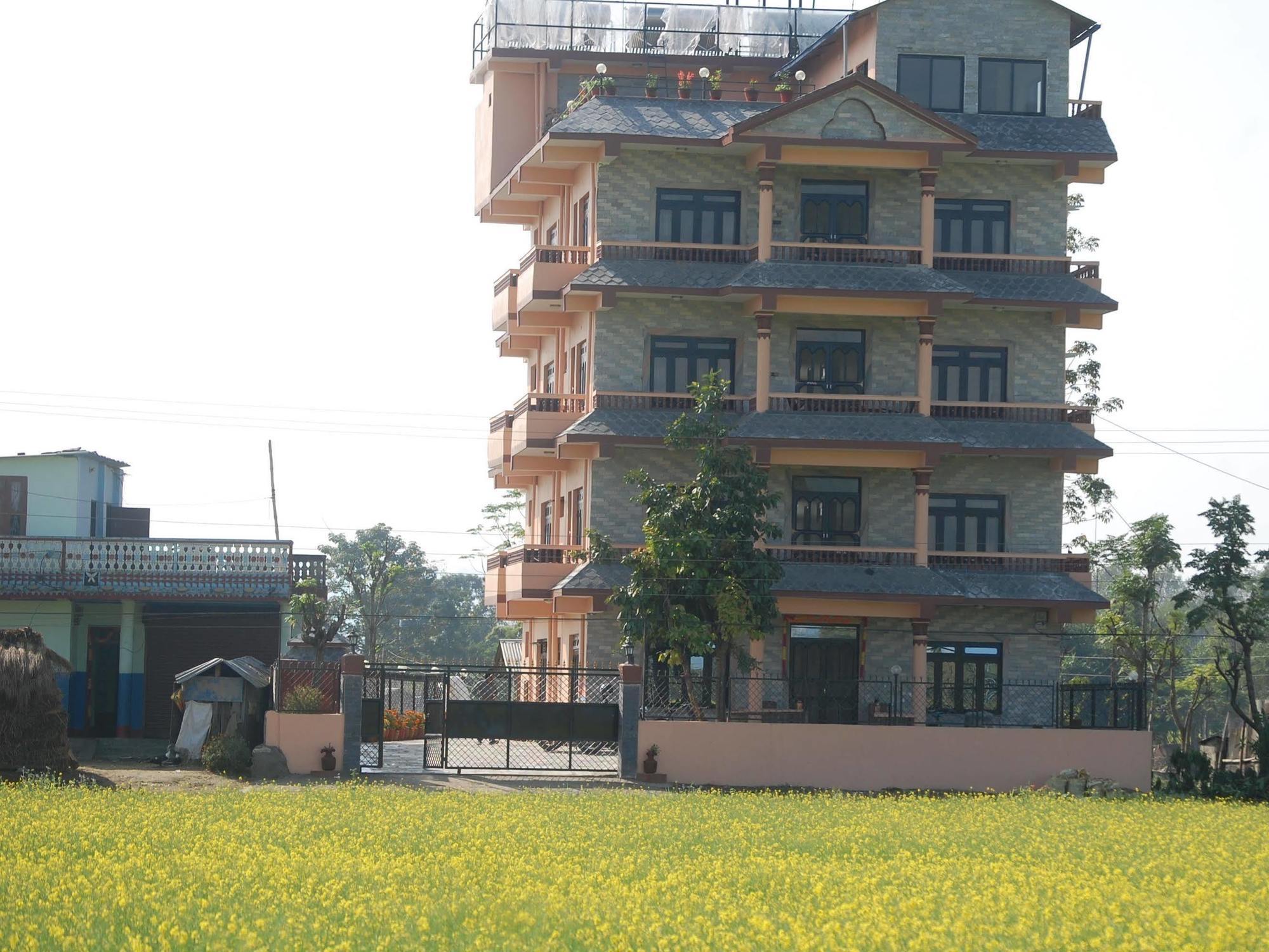 Sweet Home Chitwan Exteriör bild